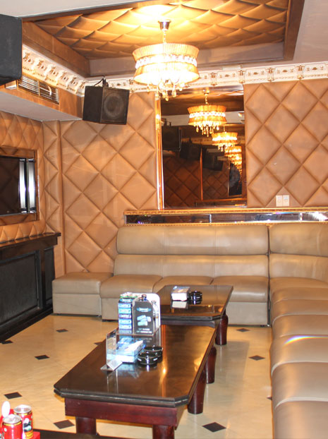 Studio 21 Karaoke - Golden Boutique Hotel